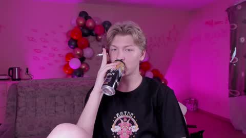 Snapshot of themikesever chatting on 01.10.25 Sever online show from 01.10.25