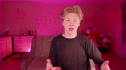 Snapshot of themikesever chatting on 01.10.25 Sever online show from 01.10.25