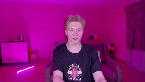 Snapshot of themikesever chatting on 01.14.25 Sever online show from 01.14.25