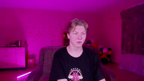 Snapshot of themikesever chatting on 01.16.25 Sever online show from 01.16.25