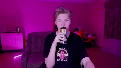 Snapshot of themikesever chatting on 01.20.25 Sever online show from 01.20.25