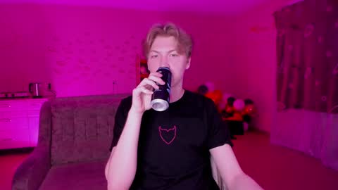 Snapshot of themikesever chatting on 01.22.25 Sever online show from 01.22.25