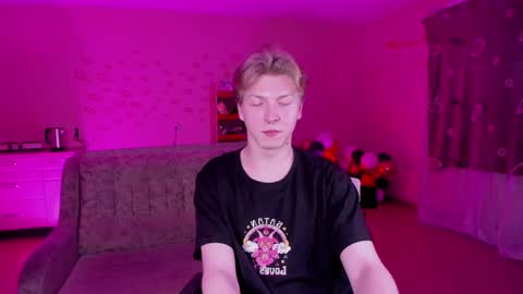 Snapshot of themikesever chatting on 01.23.25 Sever online show from 01.23.25