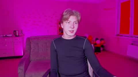 Snapshot of themikesever chatting on 02.04.25 Sever online show from 02.04.25