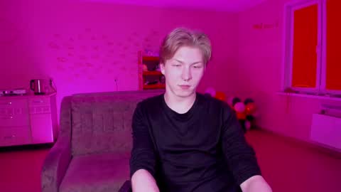 Snapshot of themikesever chatting on 02.04.25 Sever online show from 02.04.25