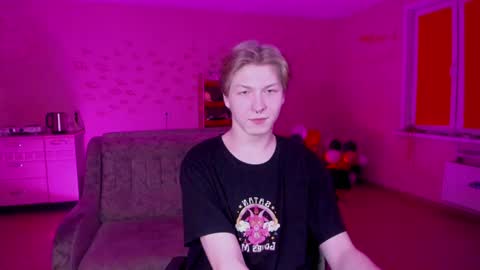 Snapshot of themikesever chatting on 02.05.25 Sever online show from 02.05.25