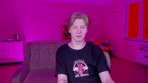 Snapshot of themikesever chatting on 02.05.25 Sever online show from 02.05.25