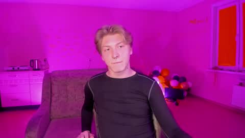 Snapshot of themikesever chatting on 02.09.25 Sever online show from 02.09.25