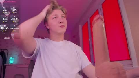 Snapshot of themikesever chatting on 09.12.25 Sever online show from 09.12.25