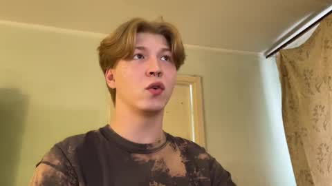 Snapshot of themikesever chatting on 09.29.25 Sever online show from 09.29.25