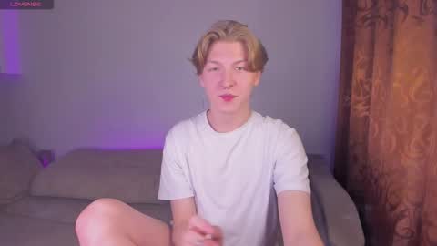 Snapshot of themikesever chatting on 10.21.25 Sever online show from 10.21.25