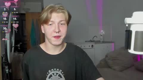 Snapshot of themikesever chatting on 11.26.25 Sever online show from 11.26.25