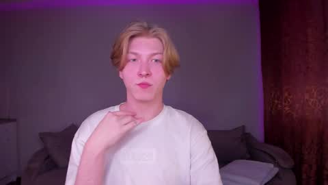 Snapshot of themikesever chatting on 03.04.26 Sever online show from 03.04.26