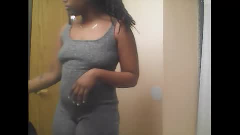 Snapshot of thenaturalgoddess chatting on 02.03.25 TheNaturalGoddess online show from 02.03.25