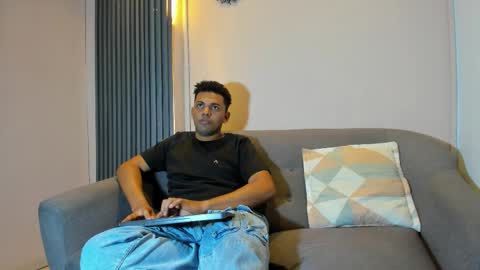 Snapshot of theo_morris chatting on 03.02.26 theo_morris online show from 03.02.26