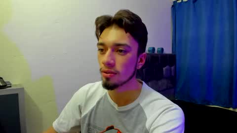 Snapshot of theo_stone04 chatting on 09.19.25 Theo online show from 09.19.25