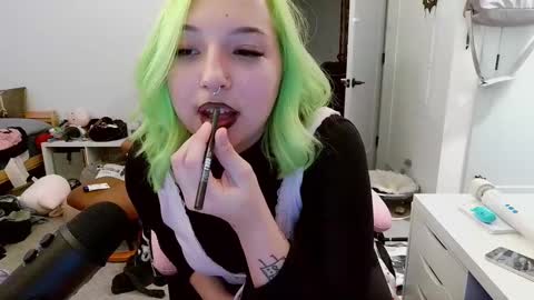 Snapshot of theolivianyx chatting on 01.03.25 Olivia Nyx online show from 01.03.25