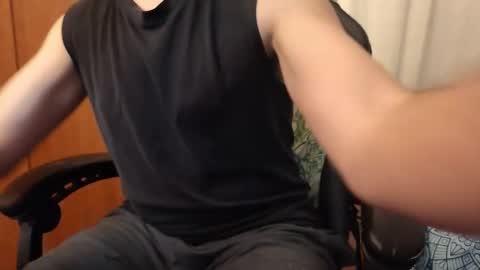 Snapshot of therandomniceboy chatting on 12.01.25 therandomniceboy online show from 12.01.25