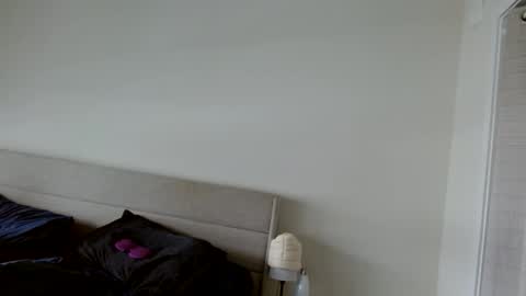 Yoshi online show from 04.02.26