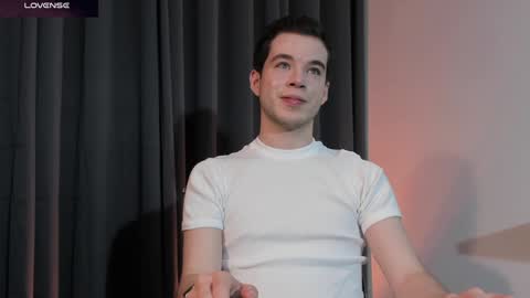 Snapshot of therealmartincox chatting on 12.07.24 4th online show from 12.07.24