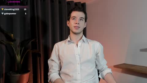 Snapshot of therealmartincox chatting on 12.20.24 4th online show from 12.20.24