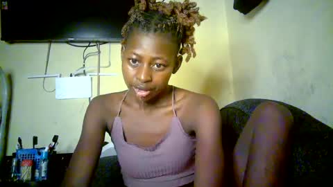 Snapshot of therry_heart chatting on 07.26.26 hearty online show from 07.26.26
