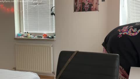 LISA                                            online show from 04.30.26