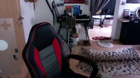 Snapshot of theshowercock chatting on 10.12.25 theshowercock online show from 10.12.25