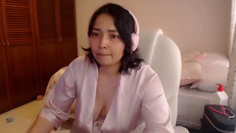 Snapshot of thetalkingbutt chatting on 06.20.26 Mai online show from 06.20.26
