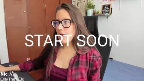 Nicole online show from 09.17.25