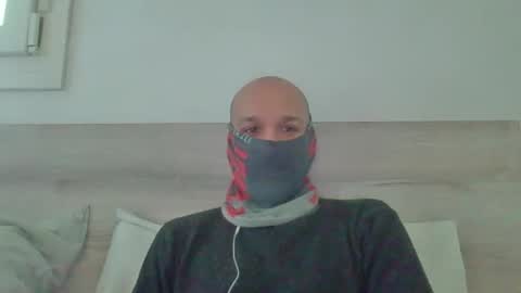 Snapshot of thetubedscarfguy chatting on 12.18.24 Scarf guy online show from 12.18.24