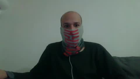Snapshot of thetubedscarfguy chatting on 01.02.25 Scarf guy online show from 01.02.25