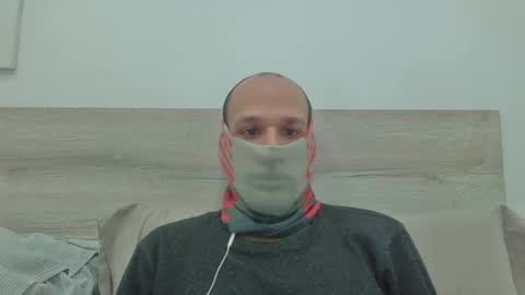 Snapshot of thetubedscarfguy chatting on 02.14.25 Scarf guy online show from 02.14.25