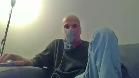 Scarf guy online show from 12.17.25