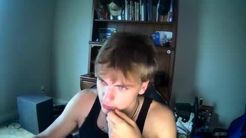Snapshot of thevincegray chatting on 06.11.26 Vince online show from 06.11.26