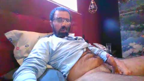 Snapshot of theviper1990 chatting on 12.03.25 Carlos1990 online show from 12.03.25