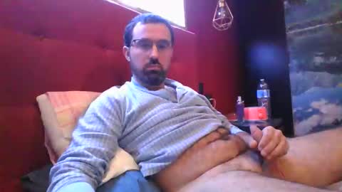 Snapshot of theviper1990 chatting on 12.17.25 Carlos1990 online show from 12.17.25