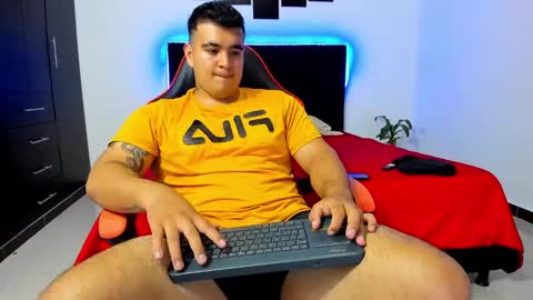 Snapshot of thiago_cp01 chatting on 02.14.25 Thiago online show from 02.14.25