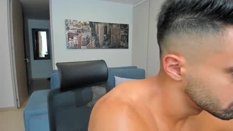 Snapshot of thiago_driussi chatting on 02.13.25 thiago_driussi online show from 02.13.25