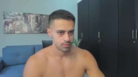 Snapshot of thiago_driussi chatting on 09.17.25 thiago_driussi online show from 09.17.25