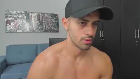 Snapshot of thiago_driussi chatting on 09.28.25 thiago_driussi online show from 09.28.25