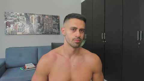 Snapshot of thiago_driussi chatting on 09.30.25 thiago_driussi online show from 09.30.25