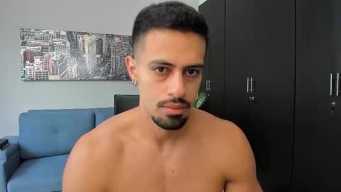 Snapshot of thiago_driussi chatting on 10.21.25 thiago_driussi online show from 10.21.25