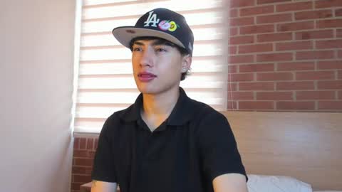 Snapshot of thiago_dv chatting on 06.17.26 Thiago online show from 06.17.26