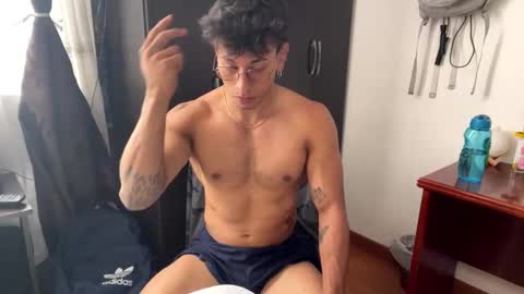 Snapshot of thiago_happy chatting on 04.14.26 thiago_happy online show from 04.14.26
