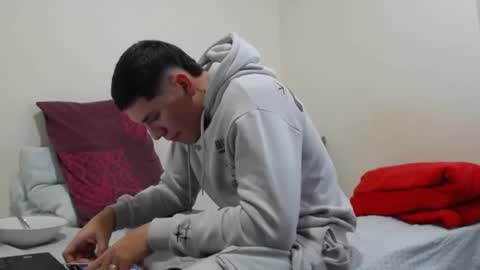 Thiago independent model online show from 01.25.25