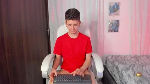 Manuel online show from 10.06.25