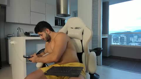 Snapshot of thiago_moretti chatting on 06.17.26 THIAGO online show from 06.17.26