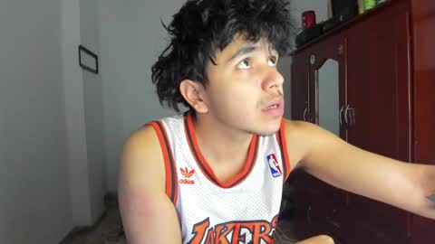 Snapshot of thiago_wc chatting on 10.04.25 Thiago online show from 10.04.25