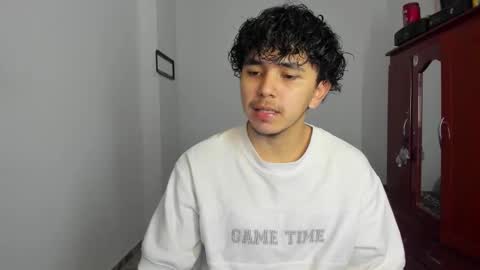 Snapshot of thiago_wc chatting on 10.08.25 Thiago online show from 10.08.25